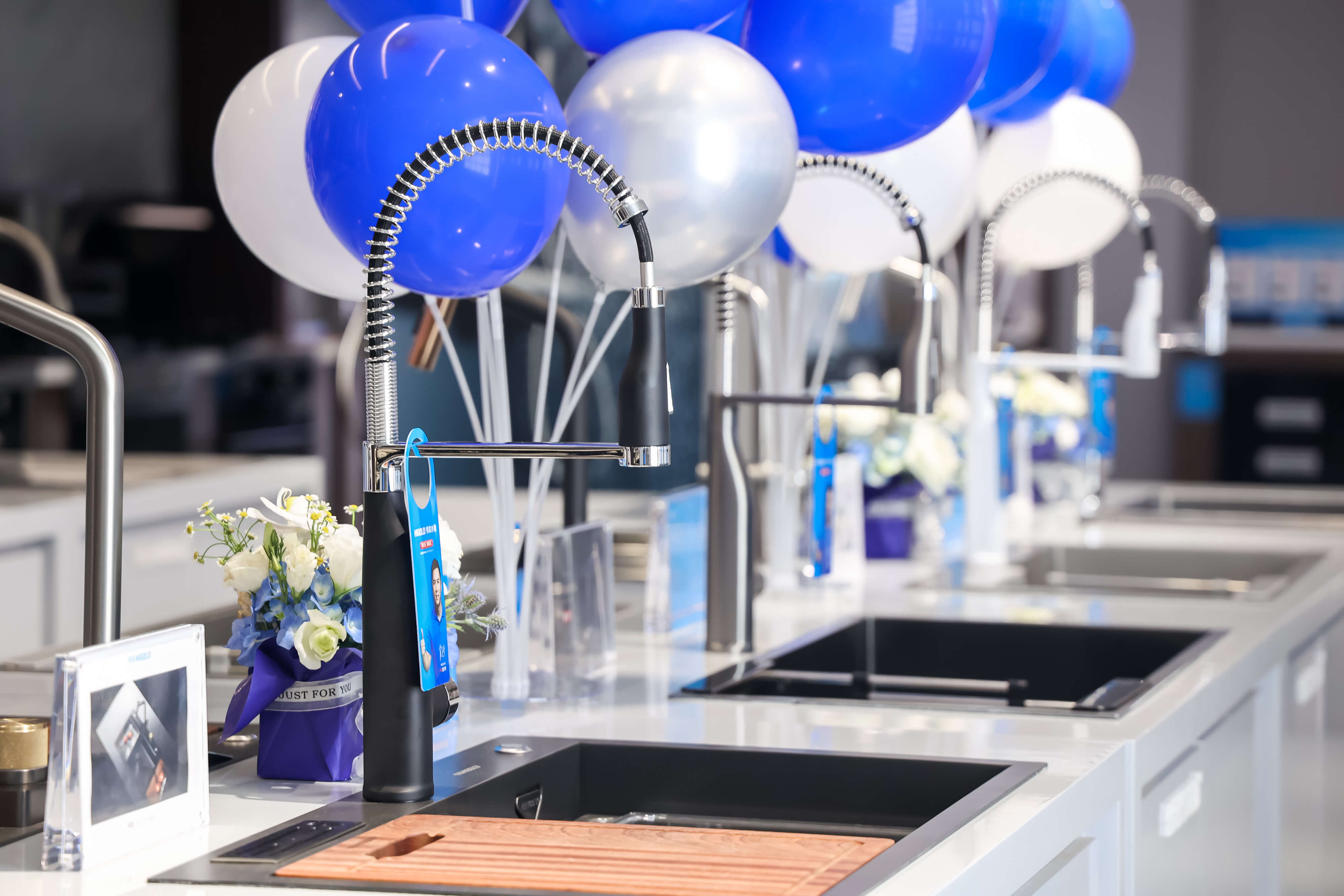 RON_0025.jpg RON_0025.jpg